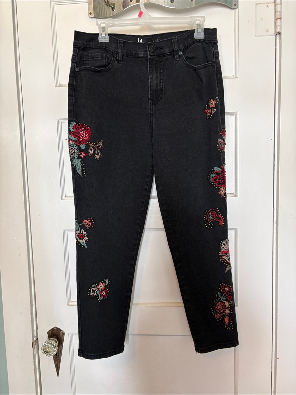 DG2 Black  Embroidered & Embellished Floral High-Rise Women’s Jeans Size 12P